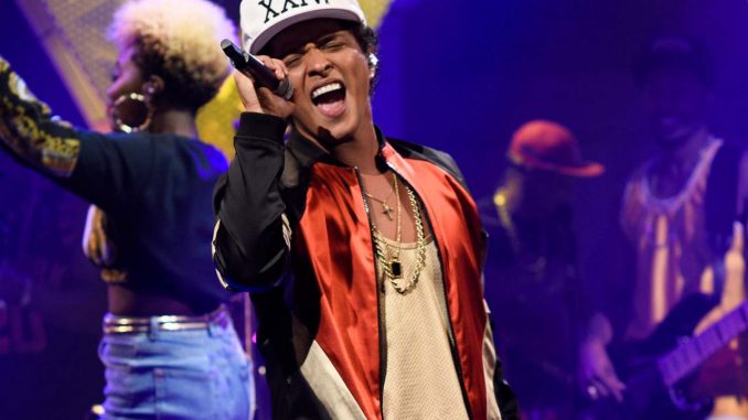 Bruno Mars actuará el 24 de junio